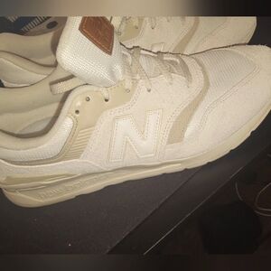 New Balance White and Cream Sneakers Worn 1 Time In Mall